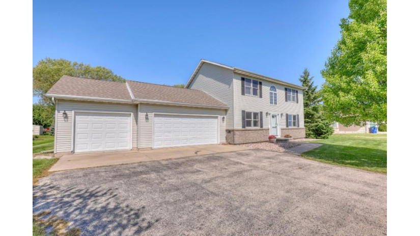 N7382 Meadowview Dr Taycheedah, WI 54935 by Exit Realty Results $339,900