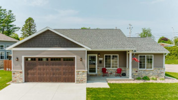 1002 Grove St, Beaver Dam, WI 53916