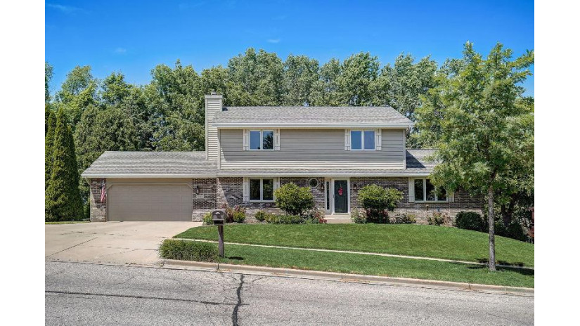 800 Schloemer Dr West Bend, WI 53095 by Keller Williams-MNS Wauwatosa $349,000