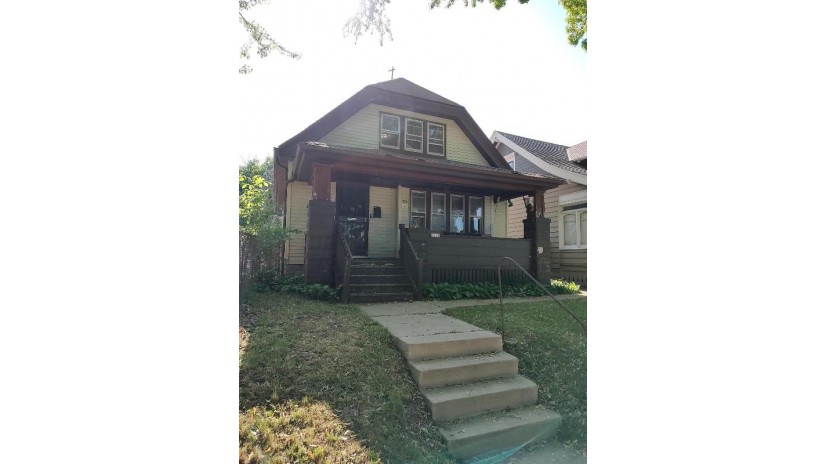 2824 N 36th St Milwaukee, WI 53210 by Keller Williams North Shore West $45,000
