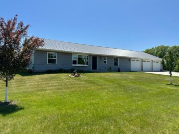 W21049 Turkey Trot Ln, Gale, WI 54630