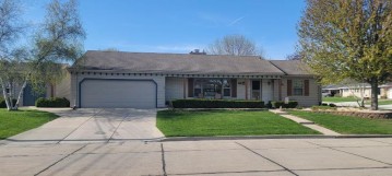 3919 Vista Dr, Racine, WI 53405