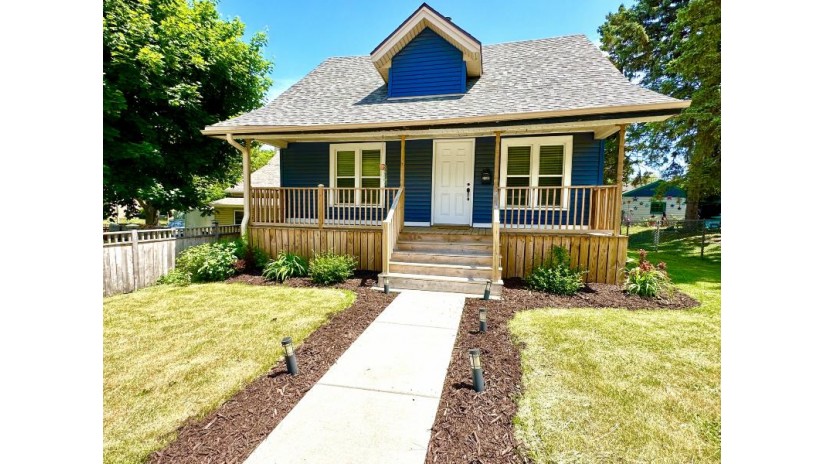 2468 N Wauwatosa Ave Wauwatosa, WI 53213 by EXP Realty, LLC~MKE $280,000