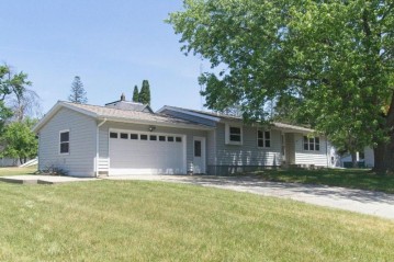 406 E Lafollette St, Pardeeville, WI 53954