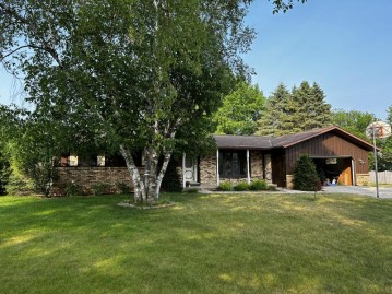 4625 Laurie Ln, Two Rivers, WI 54241