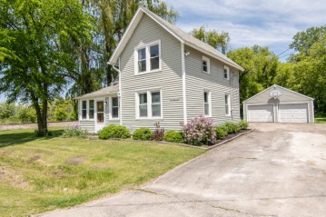 S67W26120 Benson Ave, Vernon, WI 53189-9318