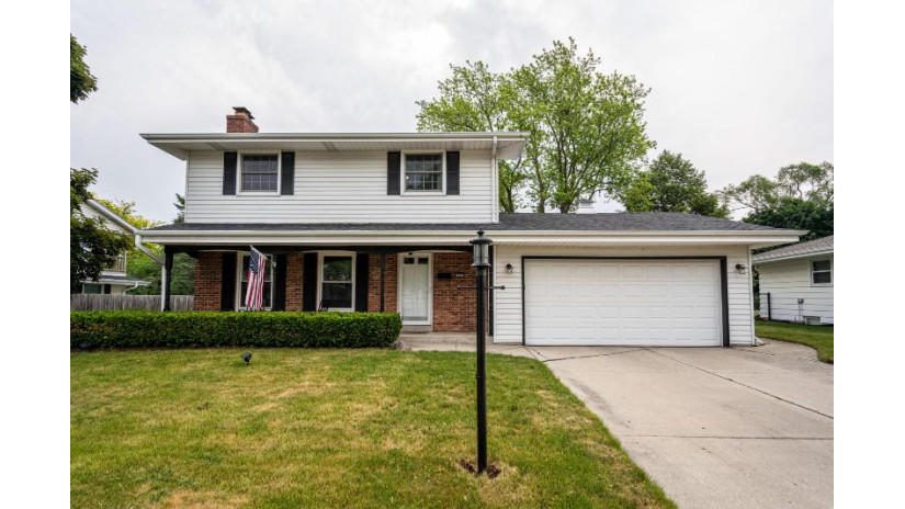 2003 Manhattan Dr Waukesha, WI 53186 by Keller Williams Realty-Milwaukee Southwest - 262-599-8980 $359,900