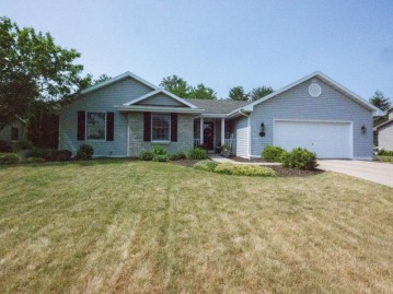 303 Arbor Ridge Dr, Delavan, WI 53115-2961