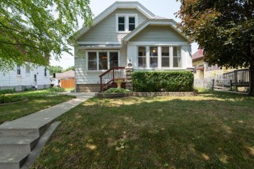 2913 S 34th St, Milwaukee, WI 53215-3549