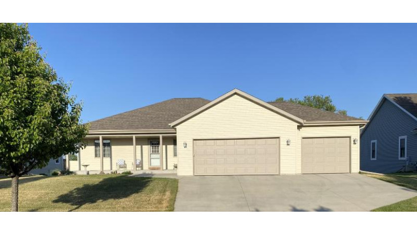 1258 Huron Way Hartford, WI 53027 by Lake Country Flat Fee $399,900