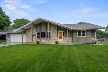 12244 W Verona Ct, West Allis, WI 53227-3873