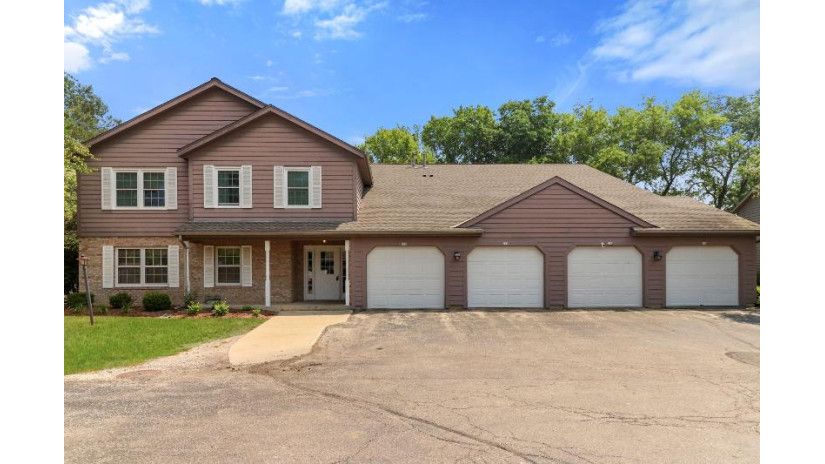 966 Dorothy Ct Burlington, WI 53105 by Bear Realty Of Burlington $219,900