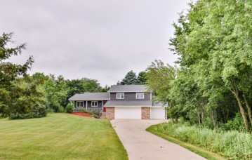 471 Caernarvon Rd, Wales, WI 53183