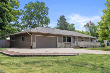 4831 Vrana Ln, Caledonia, WI 53405