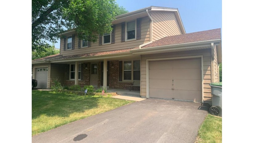 9243 W Green View Ct Milwaukee, WI 53224 by HomeBuyers Advantage, LLC - 262-243-6200 $99,900