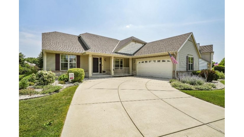727 Heron Dr Waterford, WI 53185 by Legacy Realty Group LLC $439,900