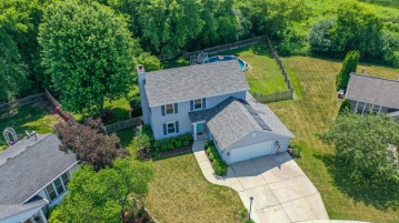 1909 Longbow Ct, Waukesha, WI 53186-1249