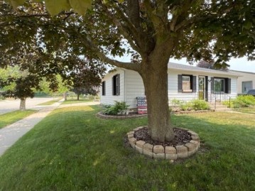 1350 Kewaskum St, Kewaskum, WI 53040