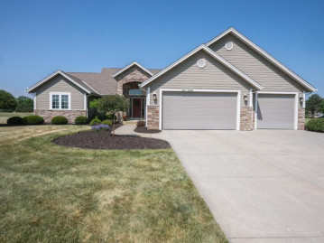 W193S11033 Crystal Dr, Muskego, WI 53150-7013