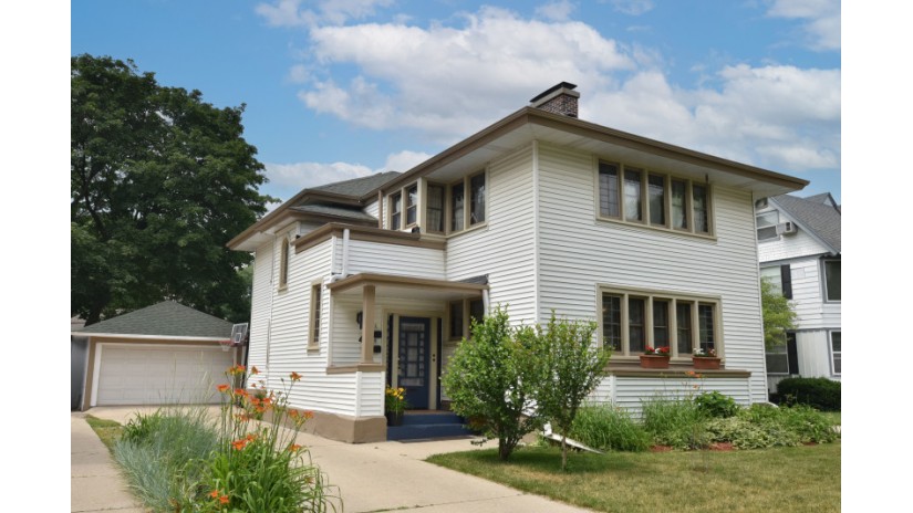 1639 N 69th St Wauwatosa, WI 53213 by Shorewest Realtors $425,000