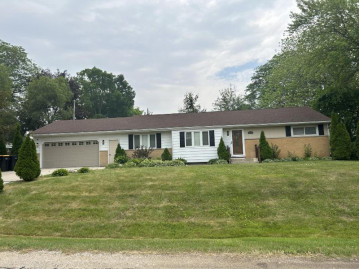 4835 W Parkland Ave, Brown Deer, WI 53223