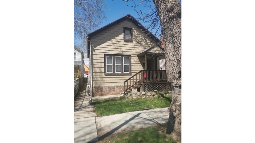 1551 S 9th St Milwaukee, WI 53204 by Boardwalk Realty LLC $85,000