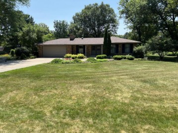 525 Criglas Rd, Wales, WI 53183-9792