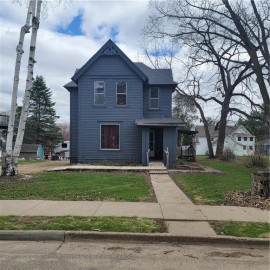 220 South Chestnut Street, Ellsworth, WI 54011