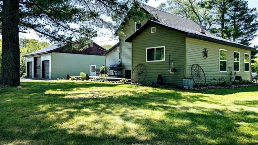 2847 1st Avenue New Auburn, WI 54757 by Woods & Water Realty Inc, Blue Diamond $259,900