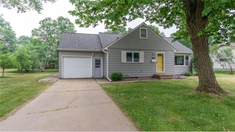 1202 Wilcox Street Menomonie, WI 54751 by Re/Max Affiliates Menomonie $219,900