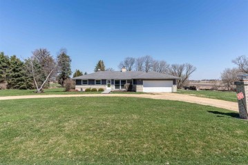 9368 E Big Mound Road, Stillman Valley, IL 61084