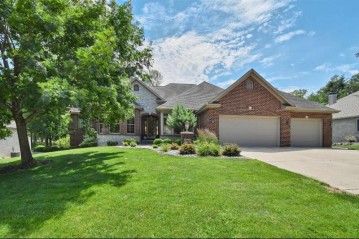 2943 Shelter Creek Court, Green Bay, WI 54313