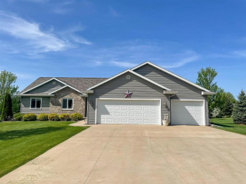 N8409 Sunset Drive, Taycheedah, WI 54937