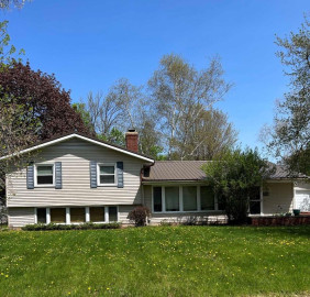 455 E Ellefson Street, Iola, WI 54945