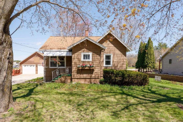 1142 Riverside Drive, Suamico, WI 54173-8109