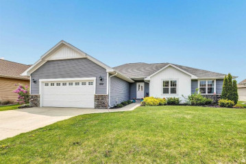 635 Castlestone Court, Hobart, WI 54155