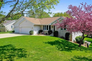 1346 Settlers Row, Howard, WI 54313-9200