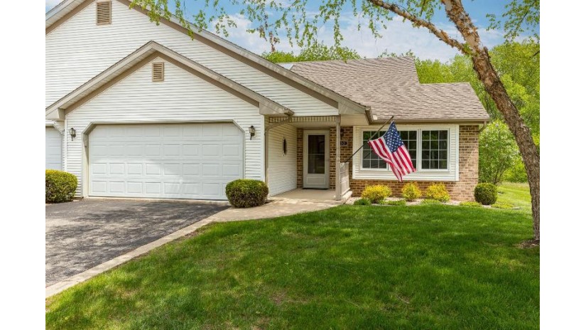 250 Lake Pointe Drive Oshkosh, WI 54904 by First Weber, Realtors, Oshkosh - CELL: 920-203-3047 $264,900