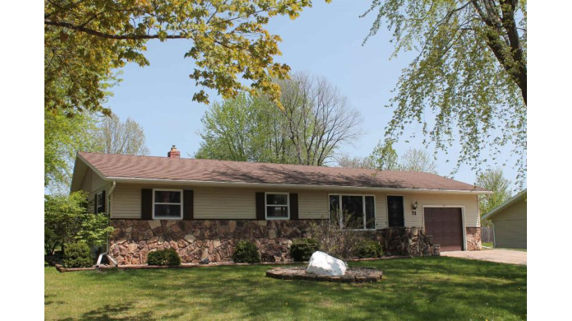 71 N Park Street Clintonville, WI 54929 by Coldwell Banker Real Estate Group $164,900