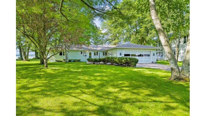 W4731 Birchwood Drive Washington, WI 54166 by Coldwell Banker Real Estate Group $500,000