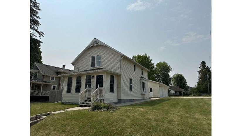229 Commerce Street Chilton, WI 53014 by Hietpas Realty $229,900
