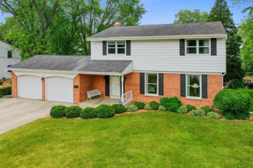 3101 Ravine Way, Allouez, WI 54301