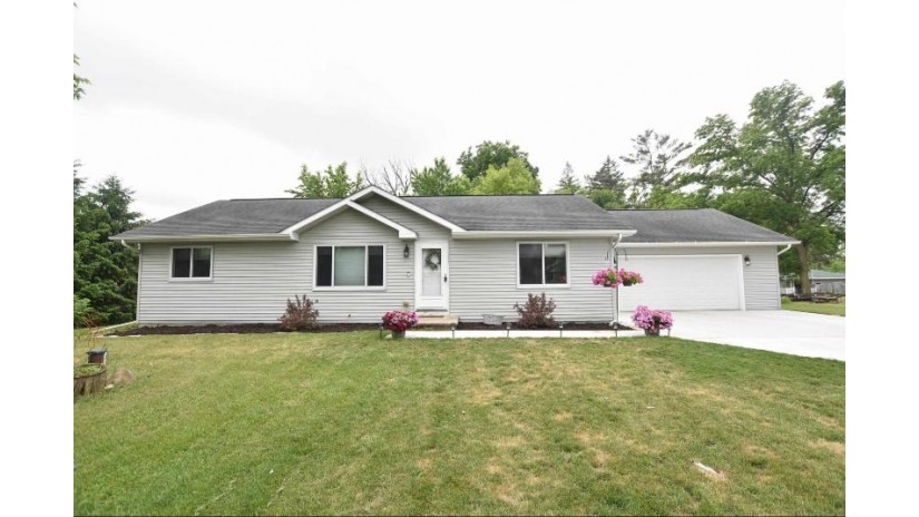 W2225 Liberty Street Poy Sippi, WI 54967 by The Ellickson Agency, Inc. - CELL: 715-869-2846 $265,000