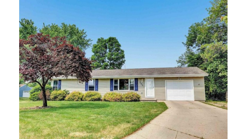 300 Janet Court Wrightstown, WI 54180 by Trimberger Realty, Llc - CELL: 920-639-2444 $265,000
