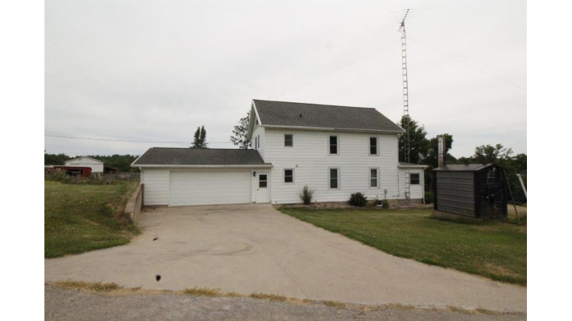 8509 Chase Ridge Road Waterloo, WI 53820 by Tim Slack Auction & Realty, Llc-Lancaster $499,000