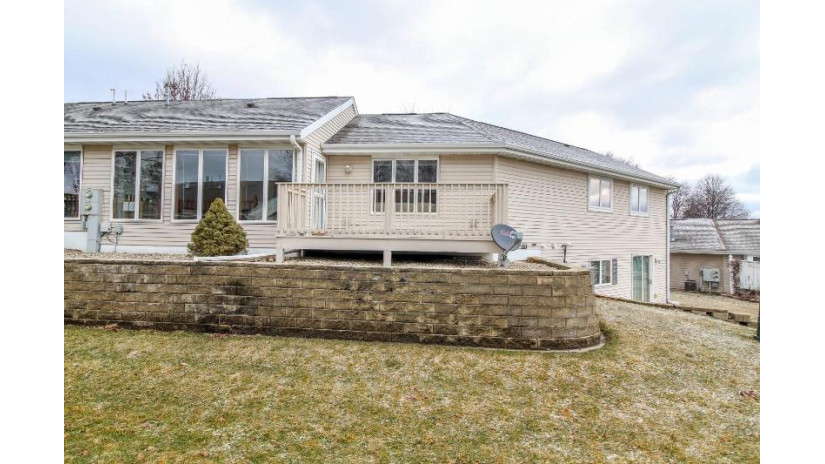 112 Buckingham Court 212 Cambridge, WI 53523 by First Weber Inc - HomeInfo@firstweber.com $325,000