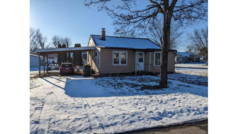 941 S 5th Street Prairie Du Chien, WI 53821 by Re/Max Ridge-N-River $119,000