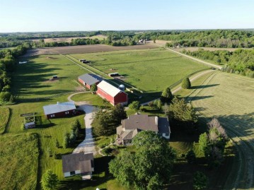 W2839 Becker Lane, Hebron, WI 53549