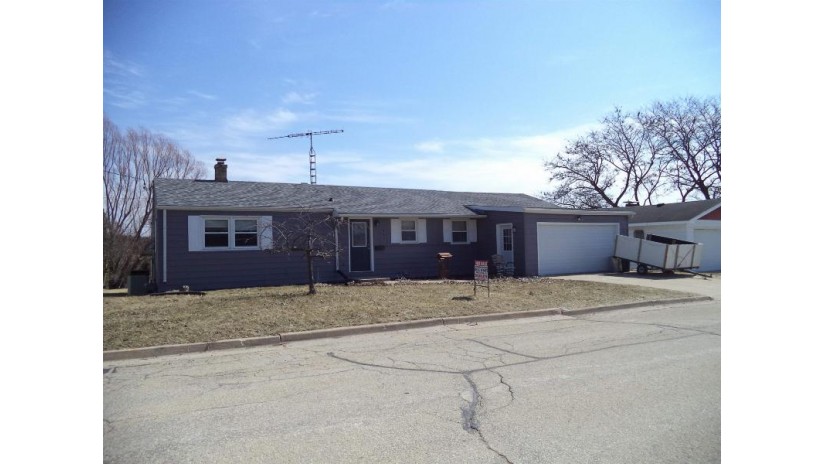 1221 Arthur Street Darlington, WI 53530 by Southwest Wisconsin Real Estate Llc $150,000