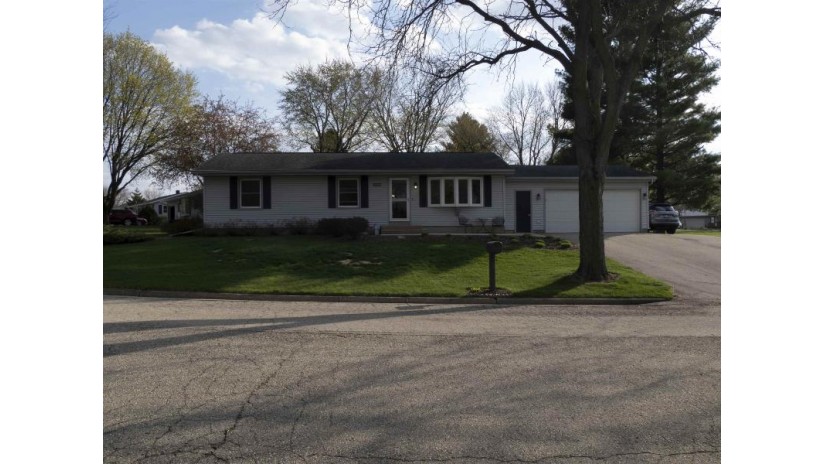 201 Birch Street Waterloo, WI 53594 by Mode Realty Network - Pref: 920-248-2965 $255,000